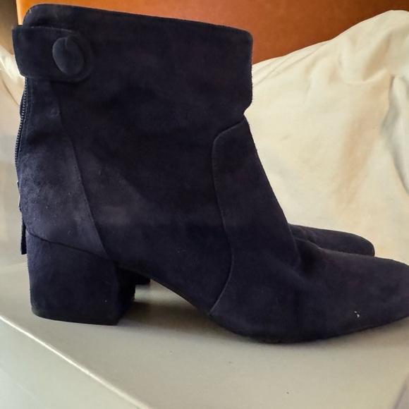 BANDOLINO FAUNA BOOTS. 8.5 Navy Suede - Picture 2 of 6